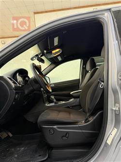 جیپ گراند شیرۆکی